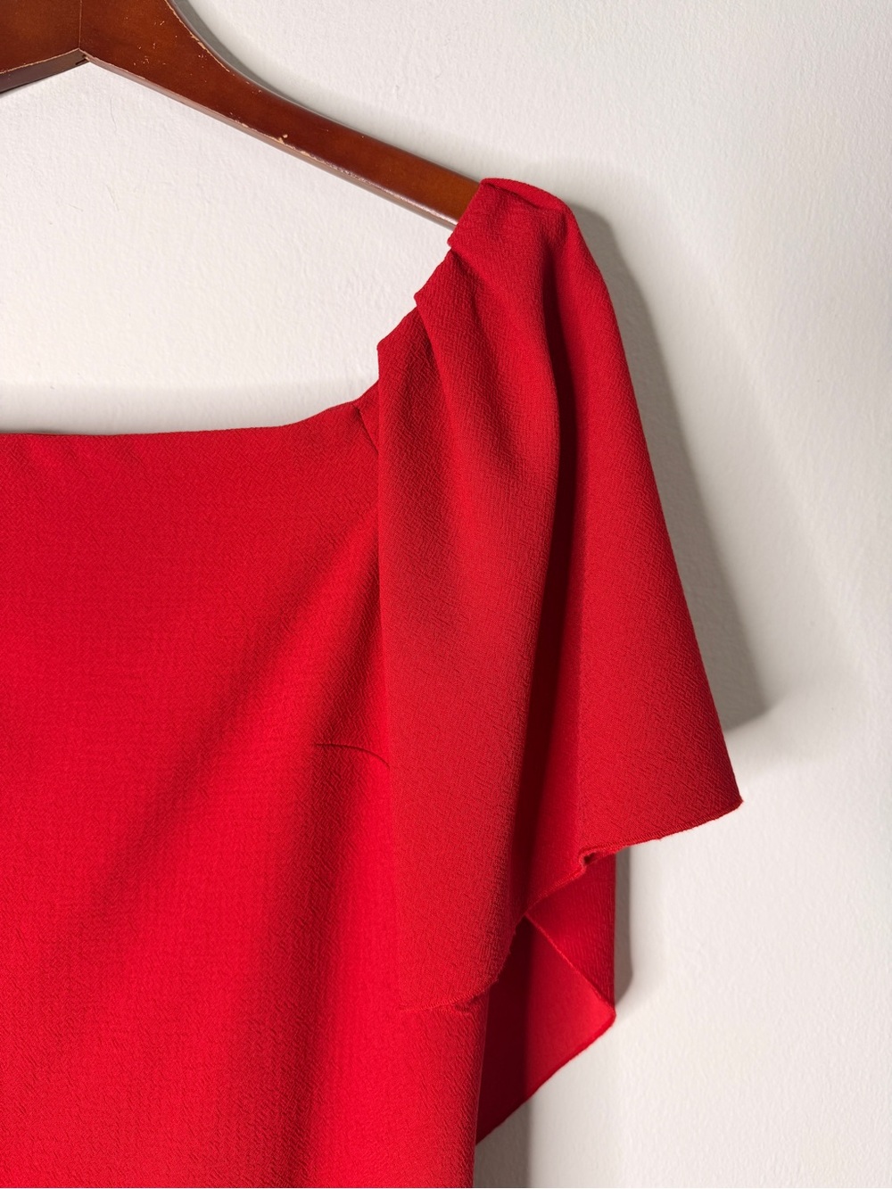 Trina Turk Zeal Off Shoulder Ruffle Mini Dress Ruby Rose Size 4 With Pockets - Picture 2 of 13